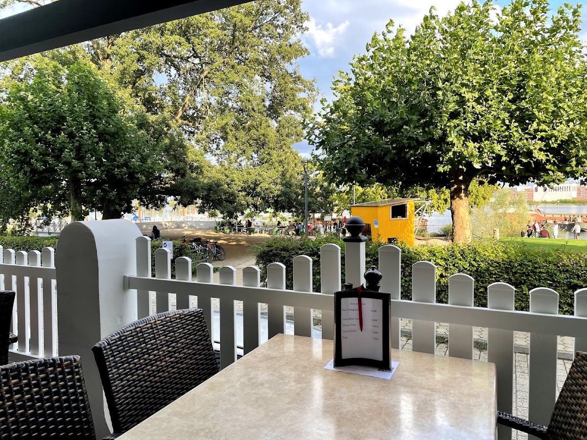 Hotel-Restaurant Zum Weissen Mohren, Restaurant in Walluf