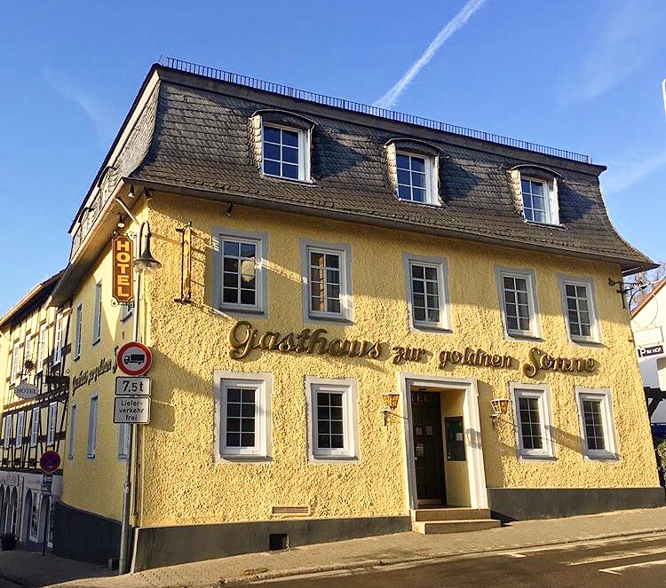 Hotel zur goldenen Sonne, Hotel in Usingen