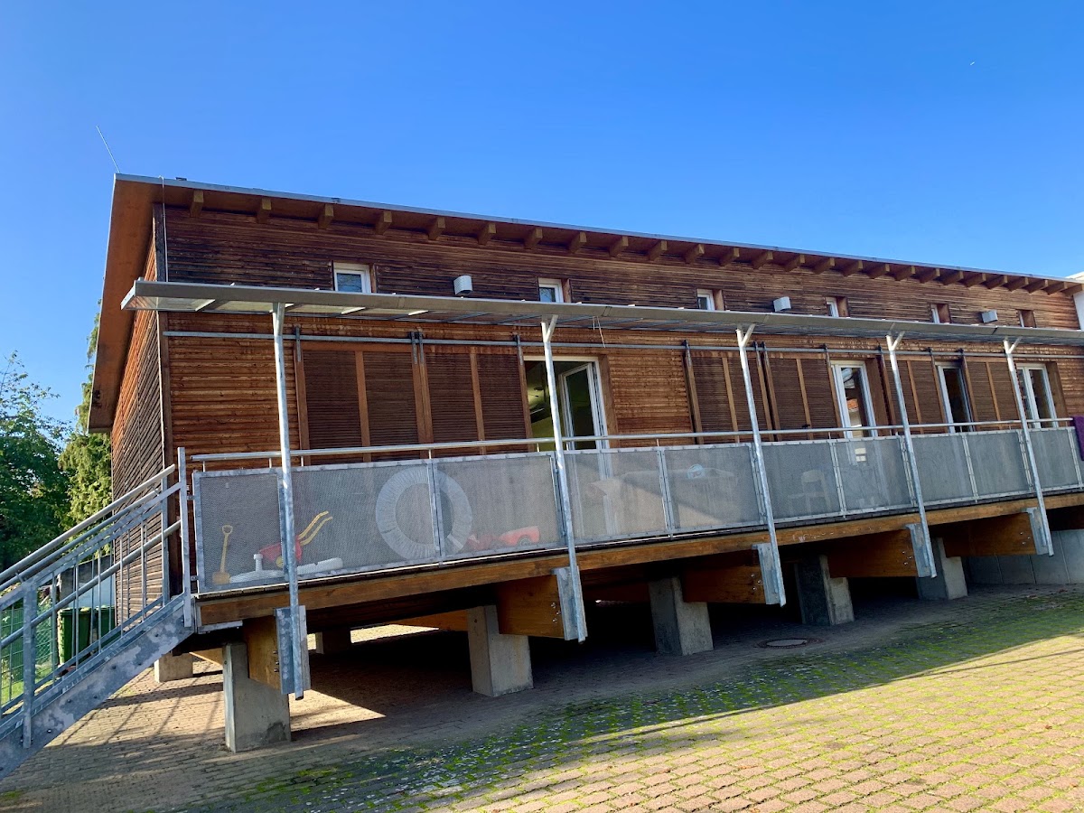 Kindertagesstätte Brummkreisel, Schule in Neuberg