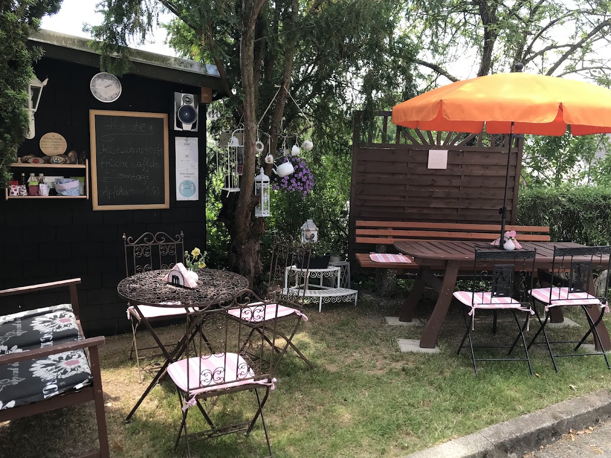 Kleine Auszeit Sommer Straßencafé, Café in Runkel