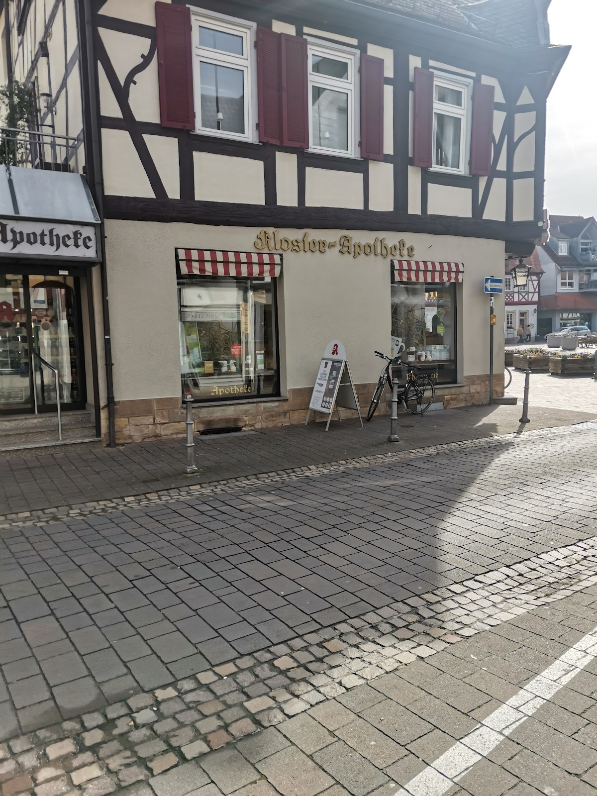 Kloster Apotheke, Apotheke in Lorsch
