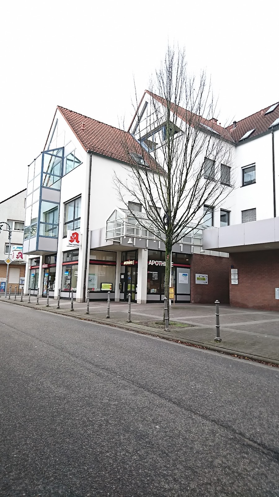 Kreuz Apotheke, Apotheke in Kriftel