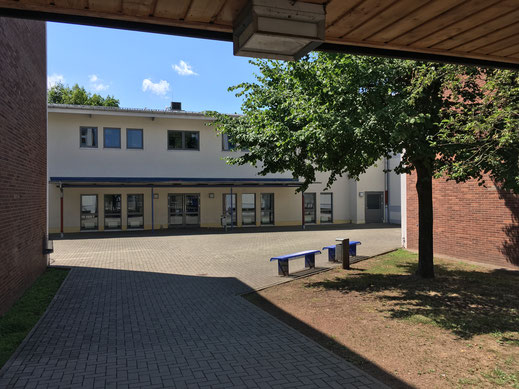 Kreuzburgschule Hainburg, Schule in Hainburg