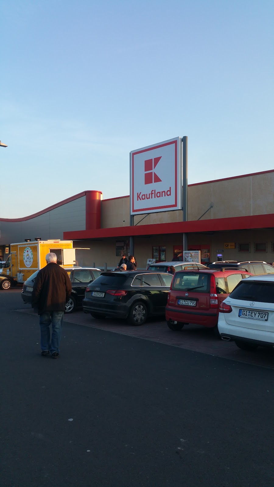 Kuhn-Center, Einkaufszentrum in Linden