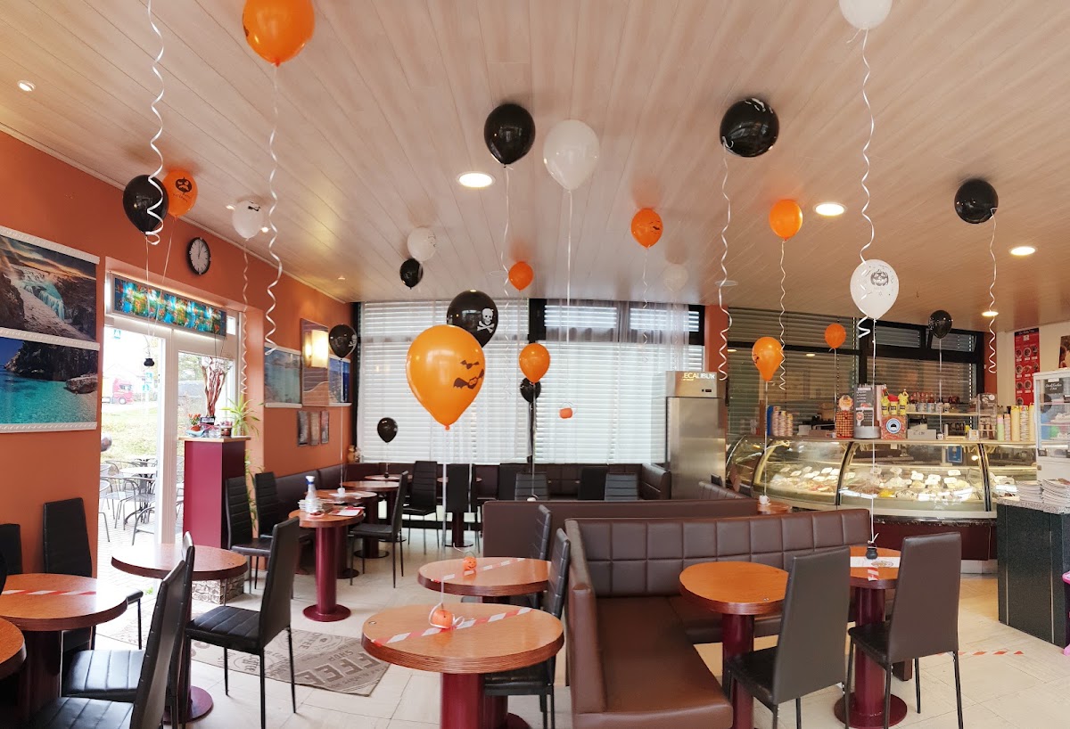 La Bella Vita Eiscafé, Café in Ahnatal