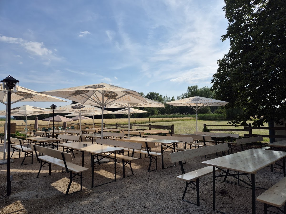 Landmetzgerei Hedderichs Biergarten, Restaurant in Trebur