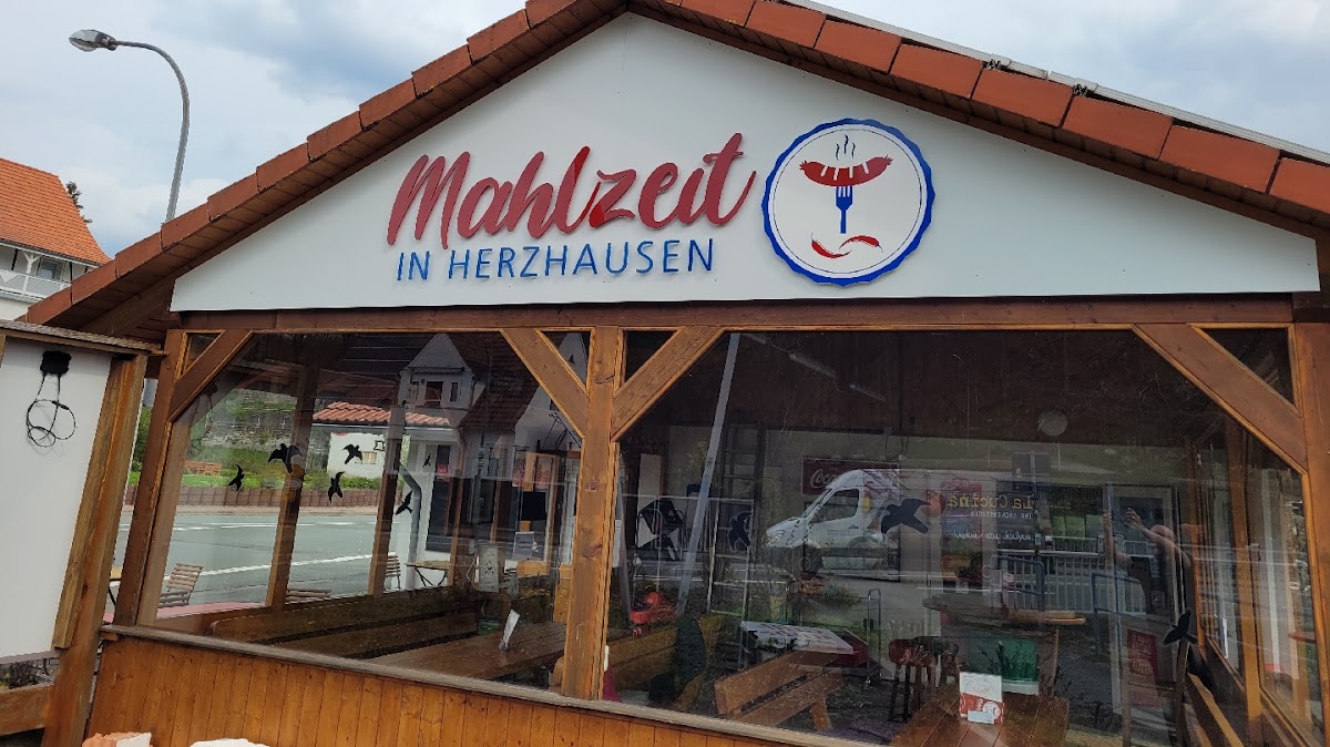 Mahlzeit in Herzhausen, Pizzeria in Vöhl