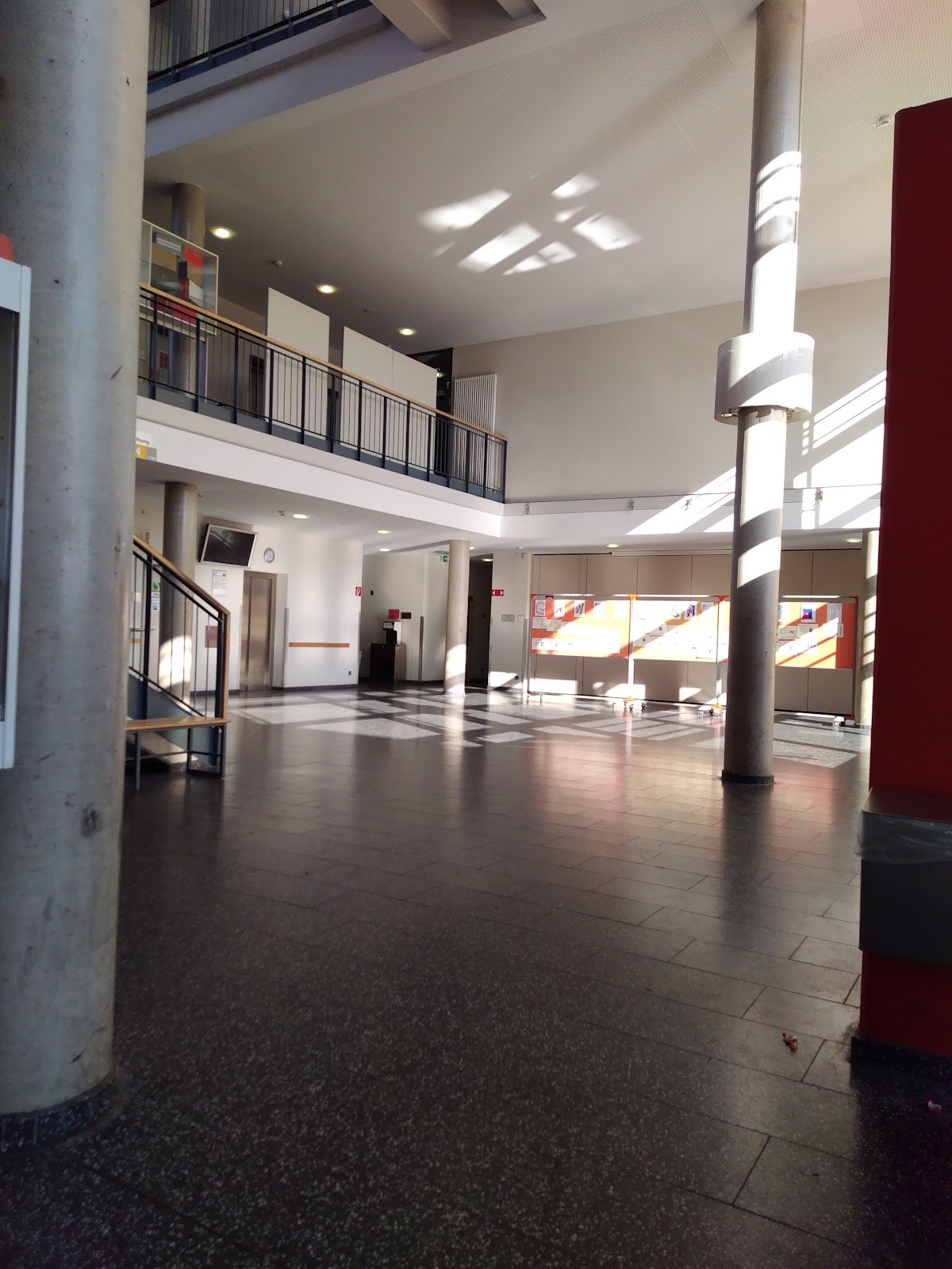 Mendelssohn-Bartholdy-Schule, Schule in Sulzbach (Taunus) – Foto 1 von 1