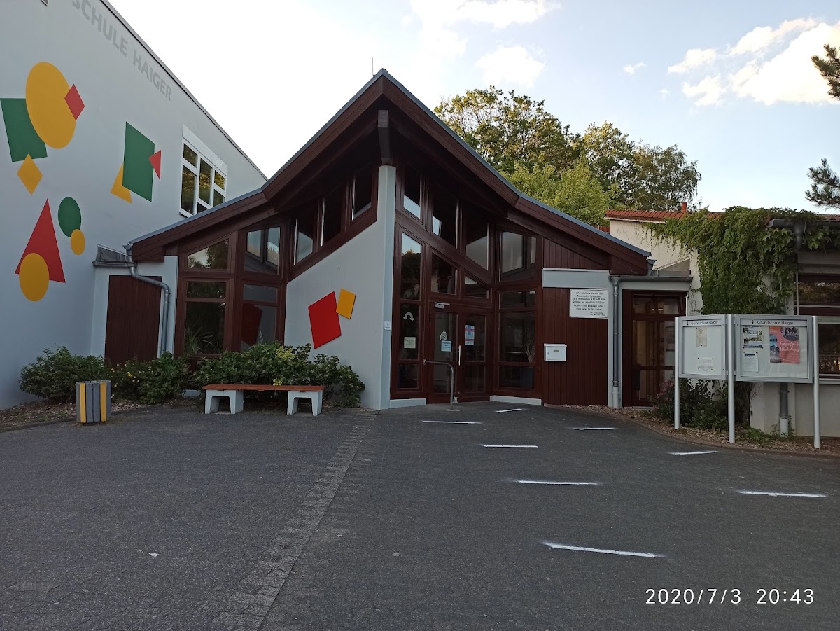Mittelpunktgrundschule Haiger, Schule in Haiger