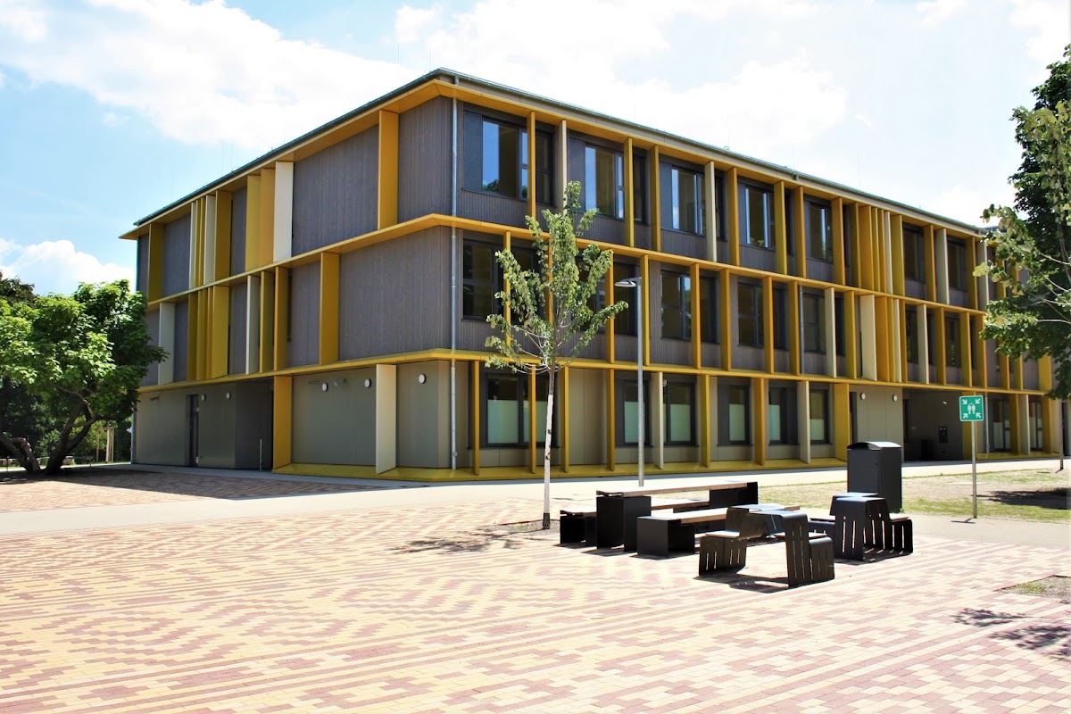 Neue Grundschule Raunheim, Schule in Raunheim