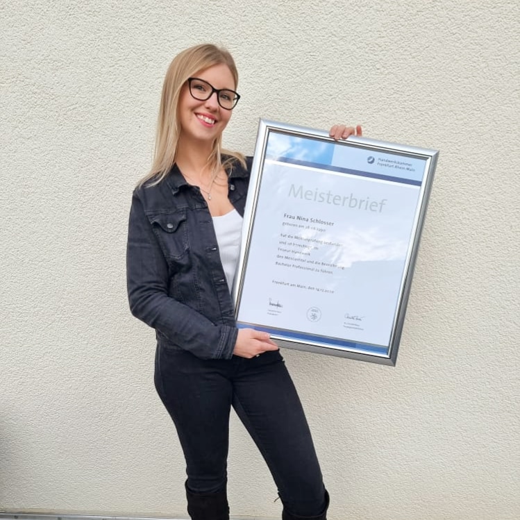 Ninas Haarmobil, Friseur in Grävenwiesbach