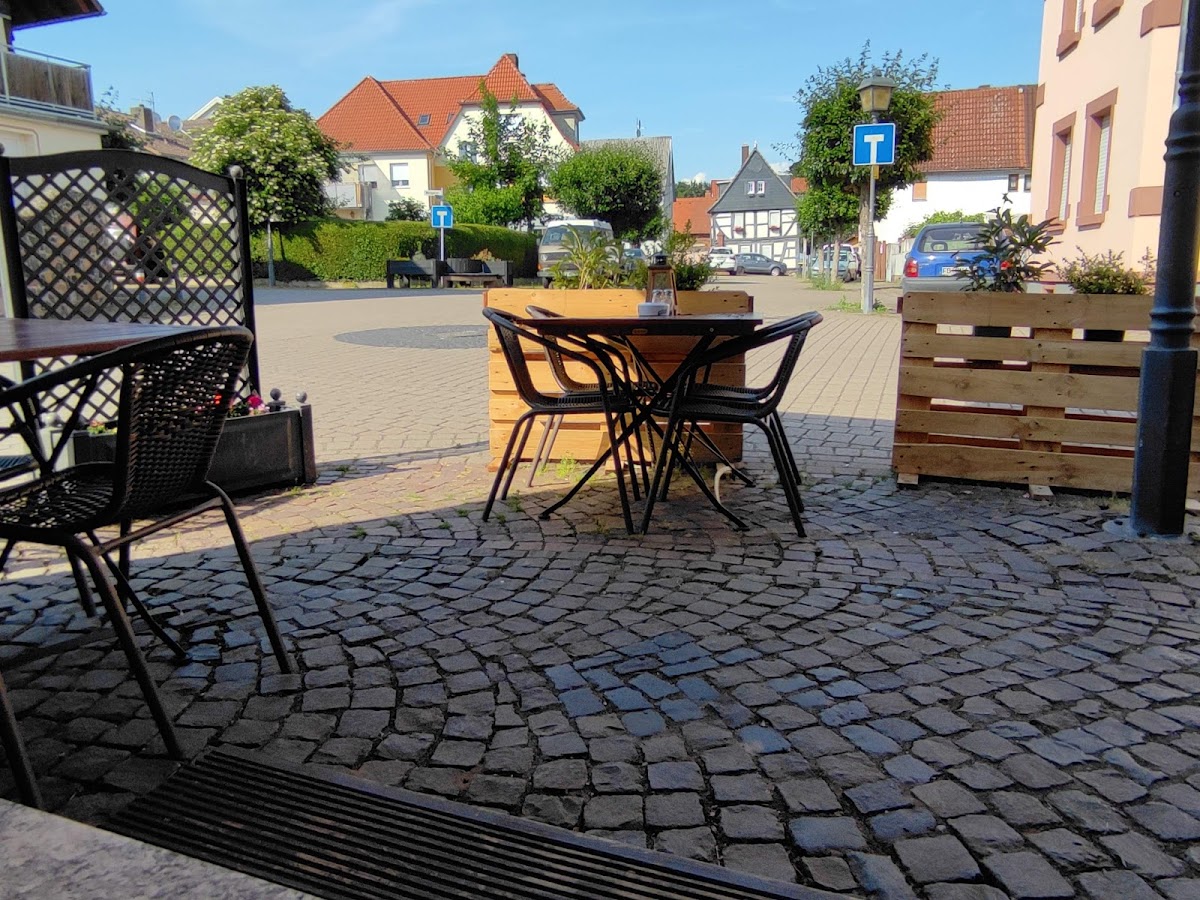 Nostalgie Pizzeria Cocktail Lounge, Restaurant in Florstadt – Foto 1 von 1
