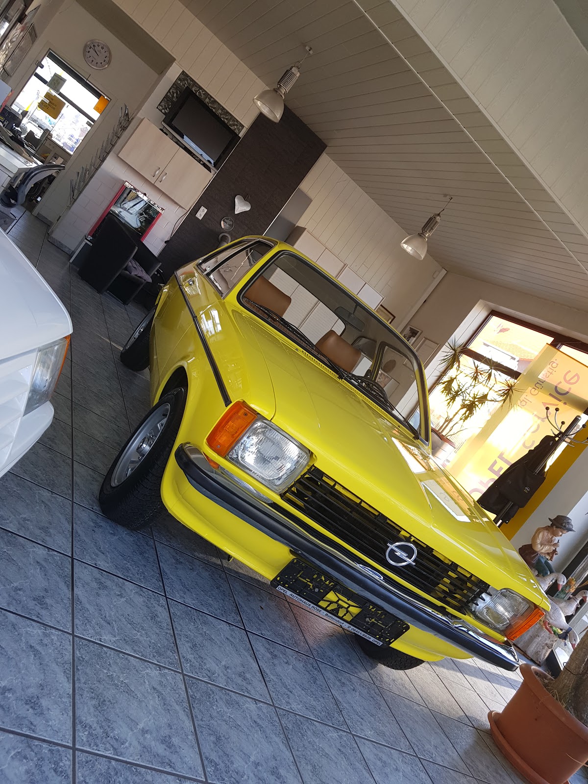 Opel Autohaus Röse, Autohaus in Burgwald