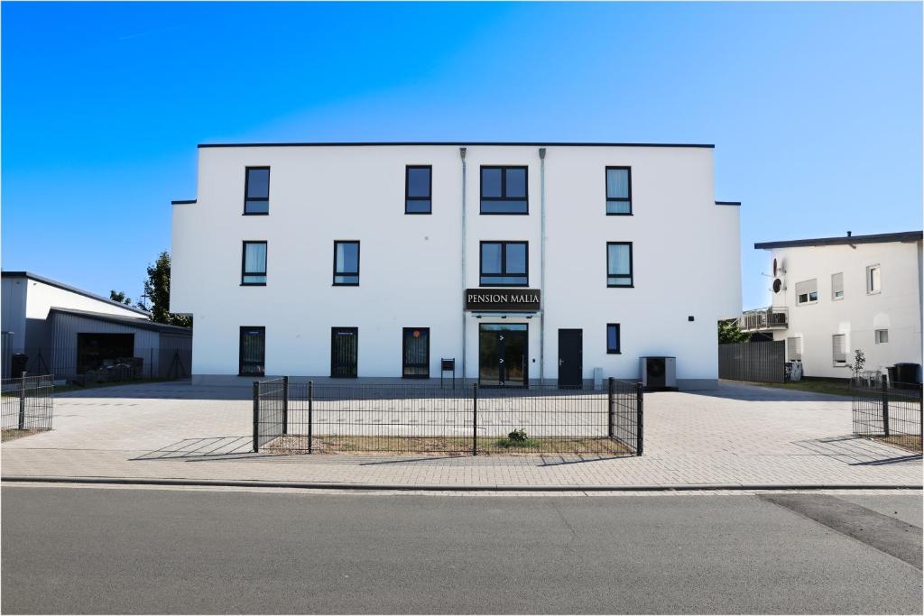 Pension Malia, Hotel in Fronhausen
