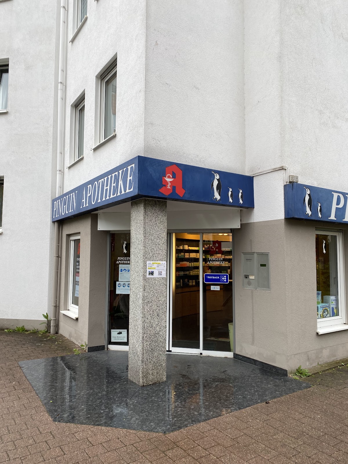 Pinguin Apotheke, Apotheke in Schwalbach am Taunus – Foto 1 von 1