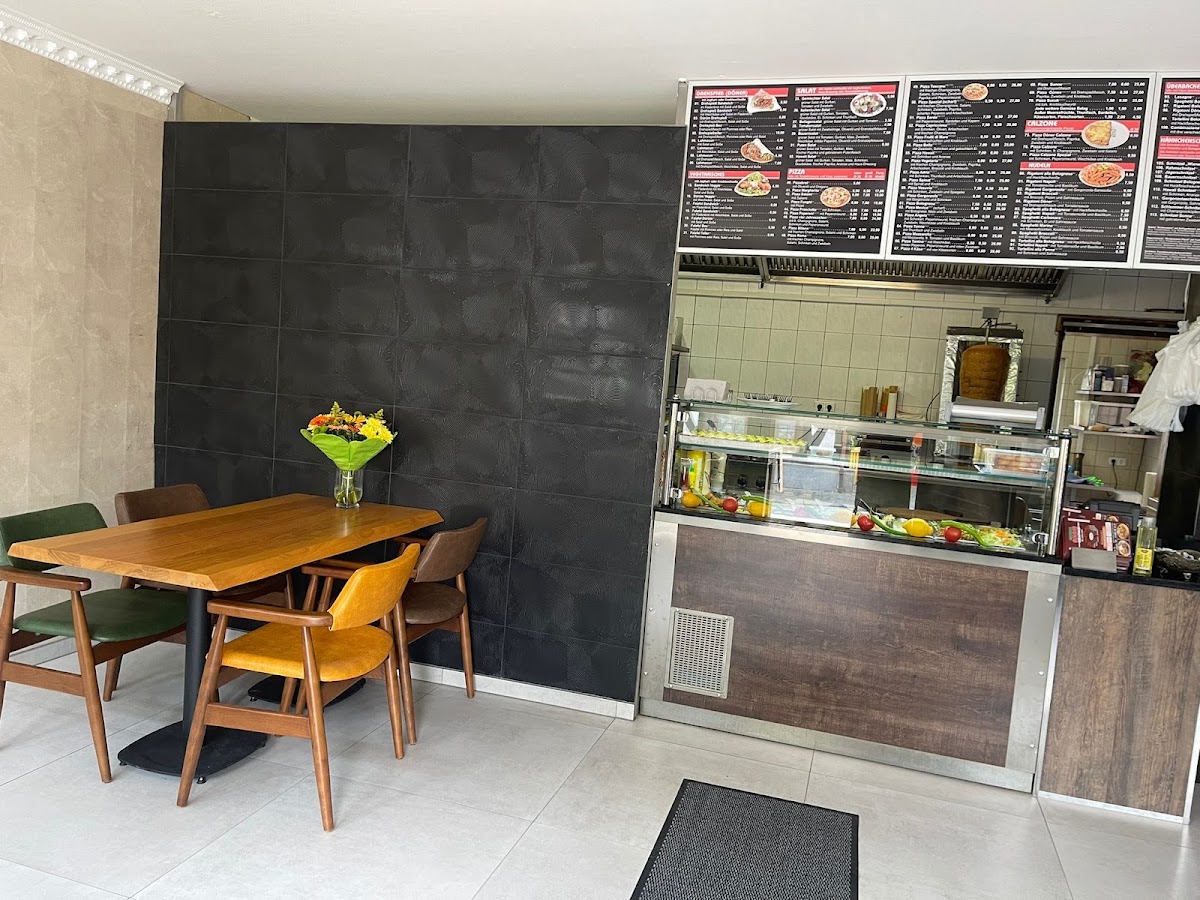 Pizzeria Sonne Kebaphaus, Pizzeria in Laubach