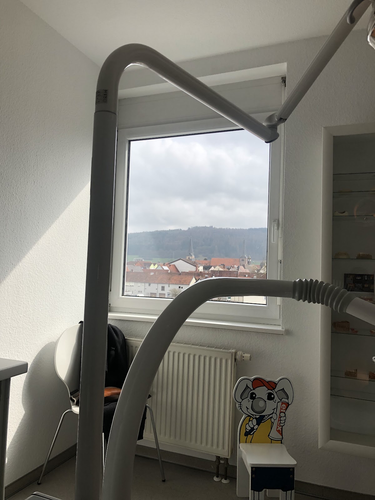 Praxis Dr. Dr. Uwe Uffelmann und Dr. Chan, Zahnarzt in Schlüchtern – Foto 1 von 1