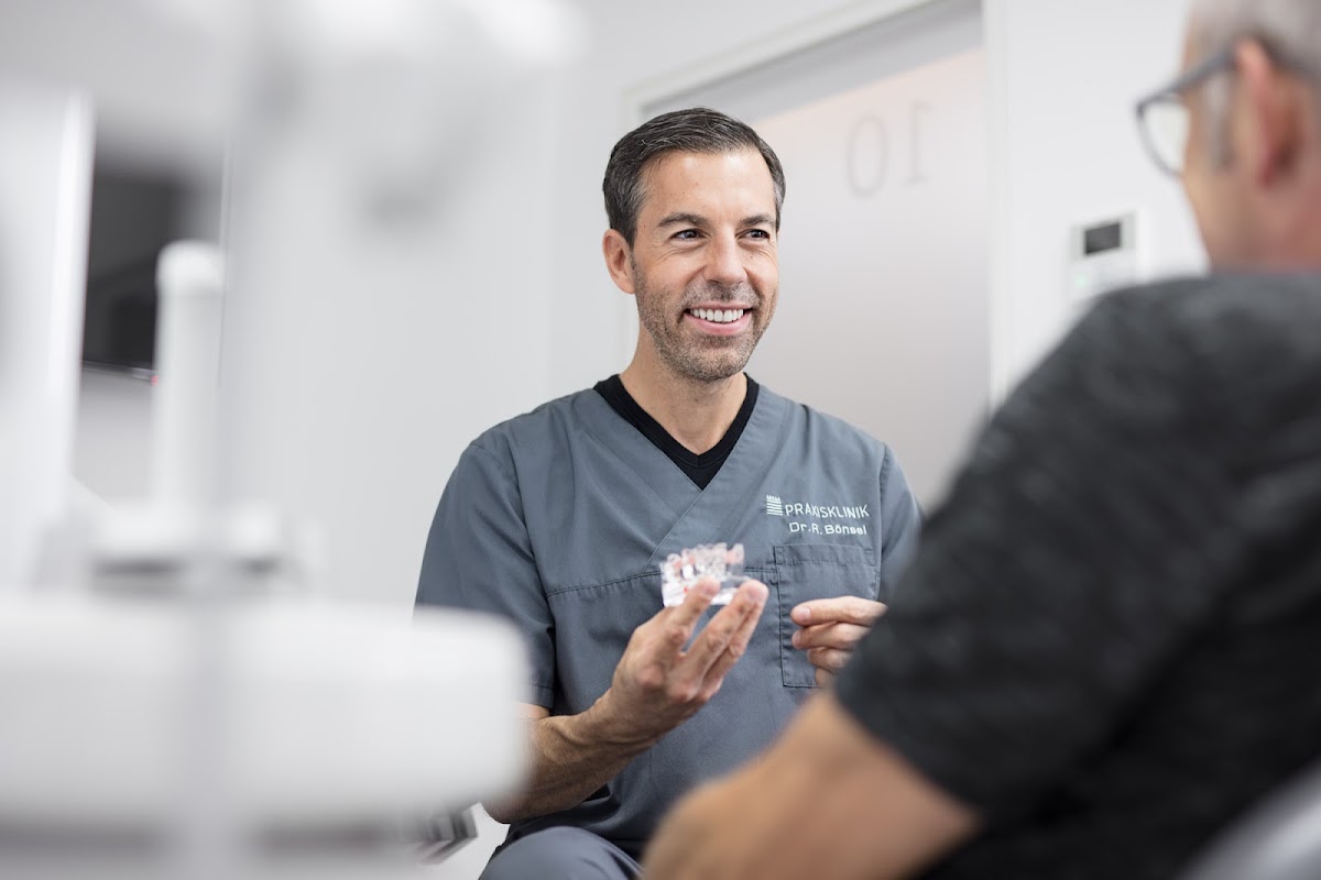 Praxisklinik Dr. Bönsel - Oralchirurgie | Implantologie, Zahnarzt in Grebenstein – Foto 1 von 1