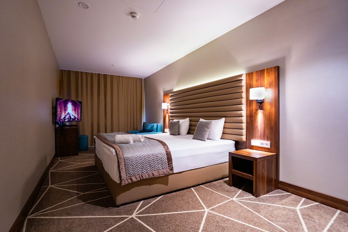 Puzzle Hotels Frankfurt Airport, Hotel in Bischofsheim