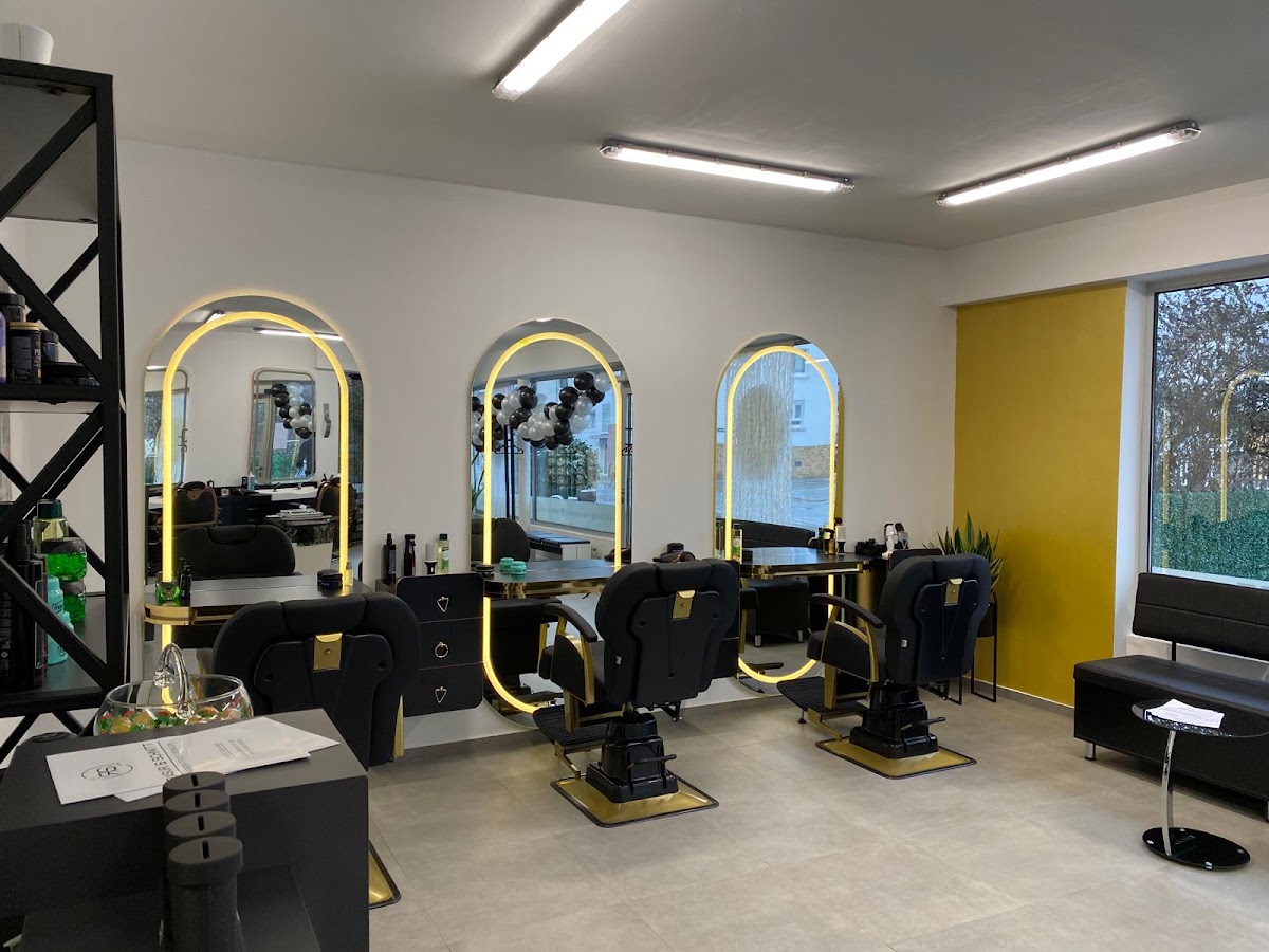 RASUR UND SCHNITT, Friseur in Breuberg