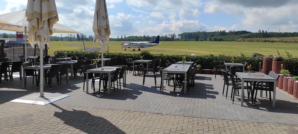 Restaurant FOOD HANGAR (früher Zum Cockpit), Restaurant in Breitscheid