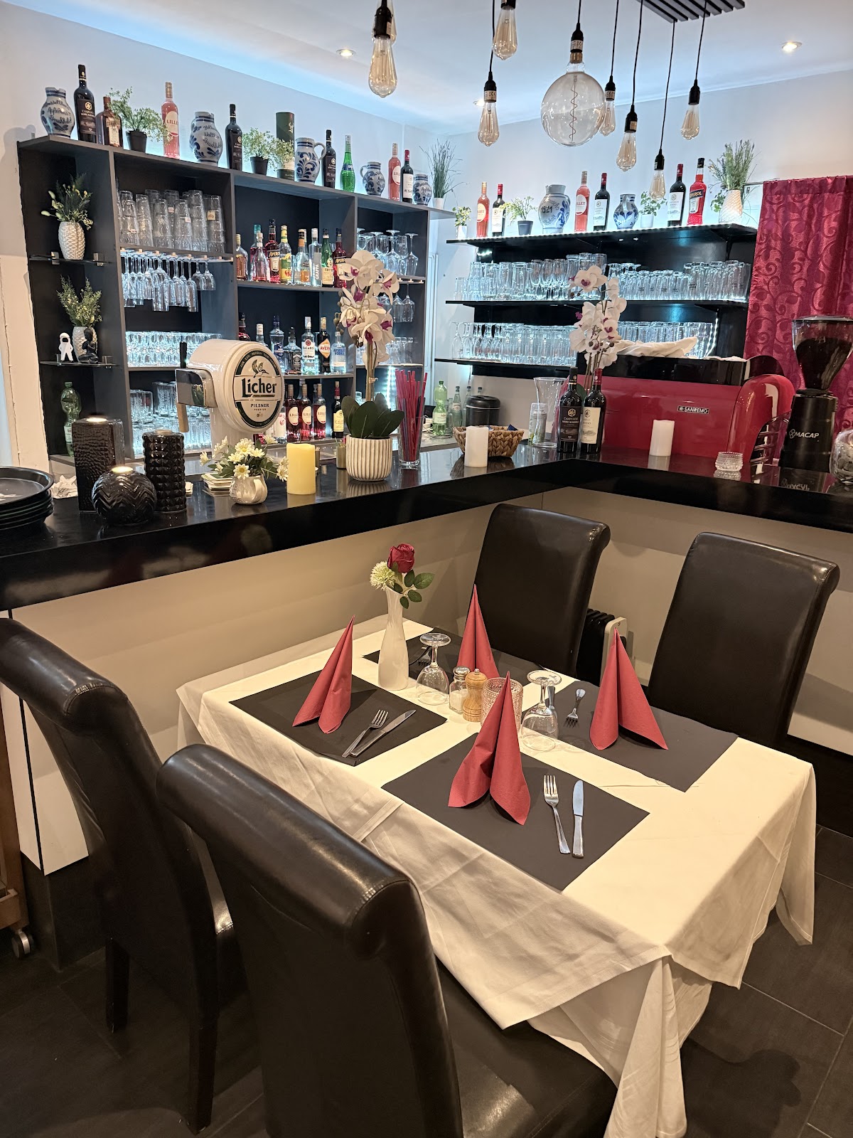 Restaurant Villa Bianco "Zum Kühlen Grund", Restaurant in Friedberg (Hessen) – Foto 1 von 1