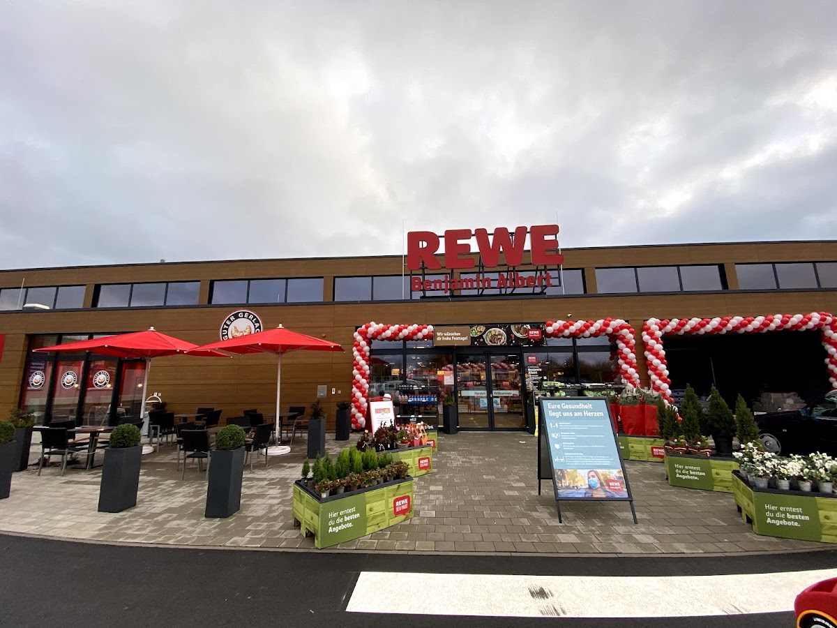 REWE, Einkaufszentrum in Hauneck