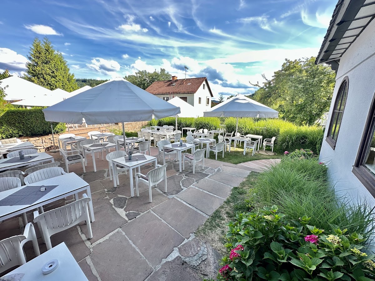 Ringhotel Siegfriedbrunnen, Restaurant in Grasellenbach – Foto 1 von 2