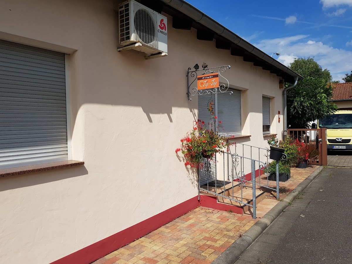 Salon Tip Top, Friseur in Babenhausen