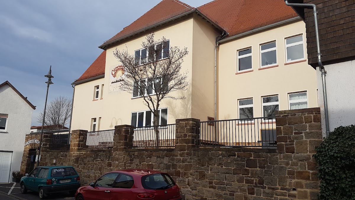 Sandrosenschule Rockenberg, Schule in Rockenberg