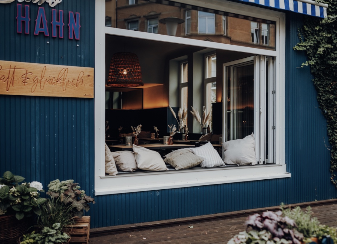 Satt & glücklich im Café Hahn, Café in Kassel