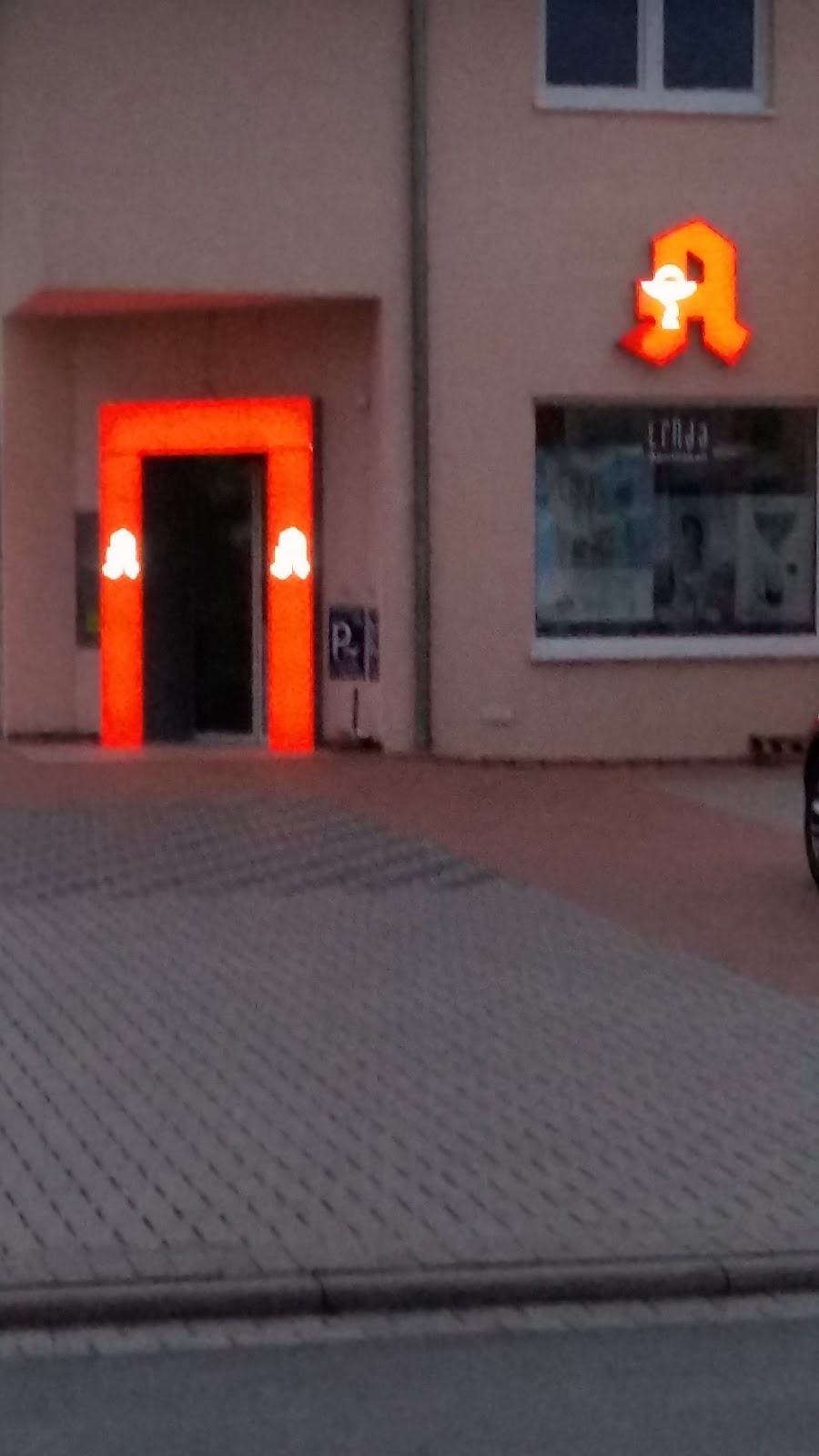 Schiller Apotheke, Apotheke in Fronhausen