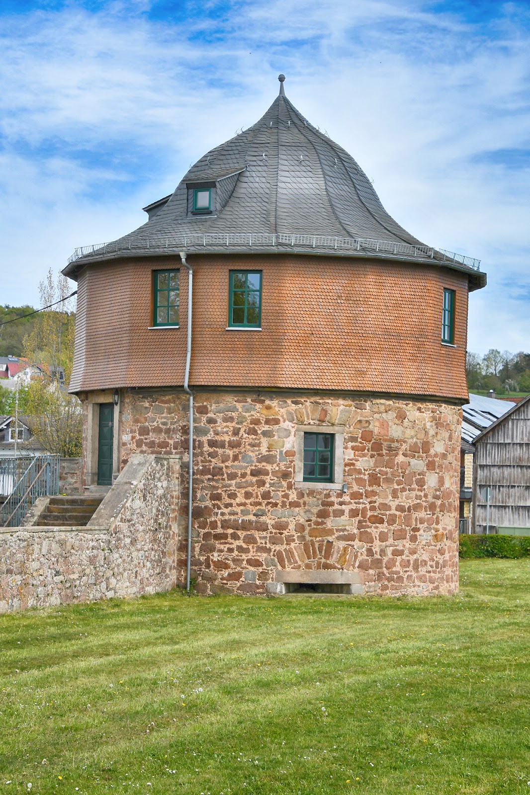 Schloss-Schule Neuhof, Schule in Neuhof