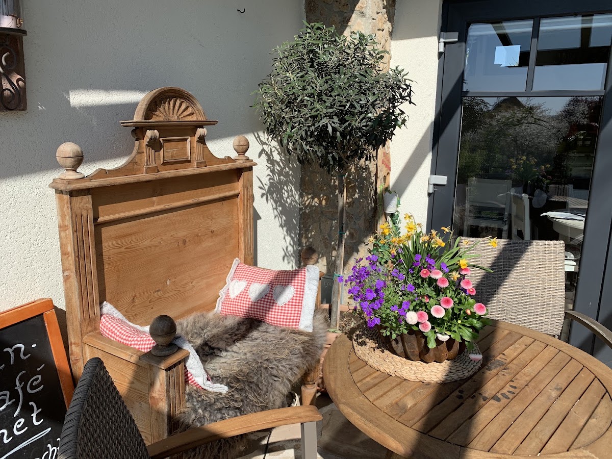 Schmeckewöhlerchen, Gartencafé und Vintage-Shop, Restaurant in Espenau