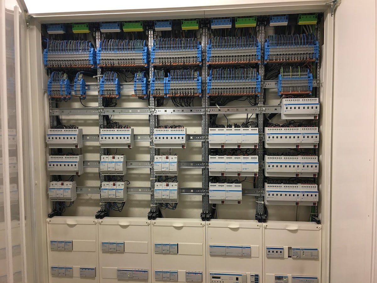 SENEL Elektrotechnik, Elektriker in Bruchköbel