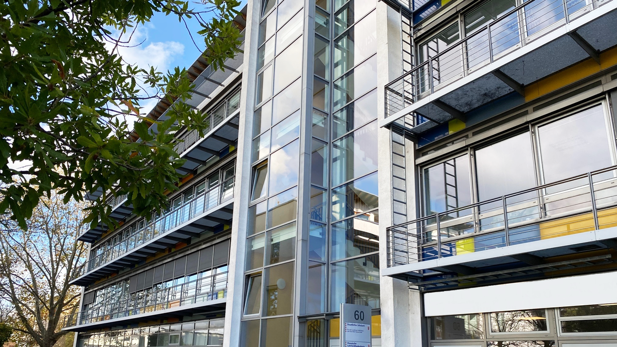 Staatliches Schulamt für den Landkreis Groß-Gerau und den Main-Taunus-Kreis, Schule in Rüsselsheim am Main