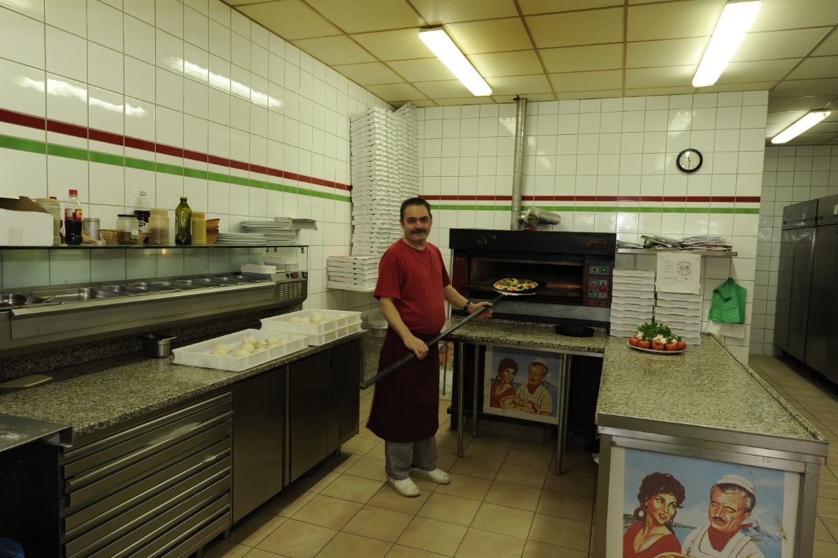 Steh Pizzeria Da Tonino, Restaurant in Bruchköbel