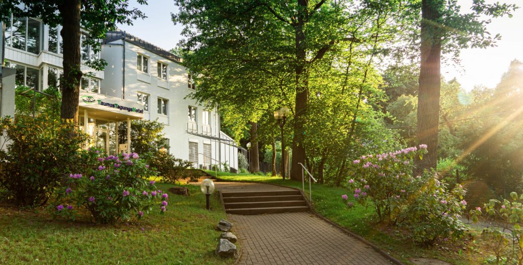 TaunusTagungsHotel, Hotel in Friedrichsdorf