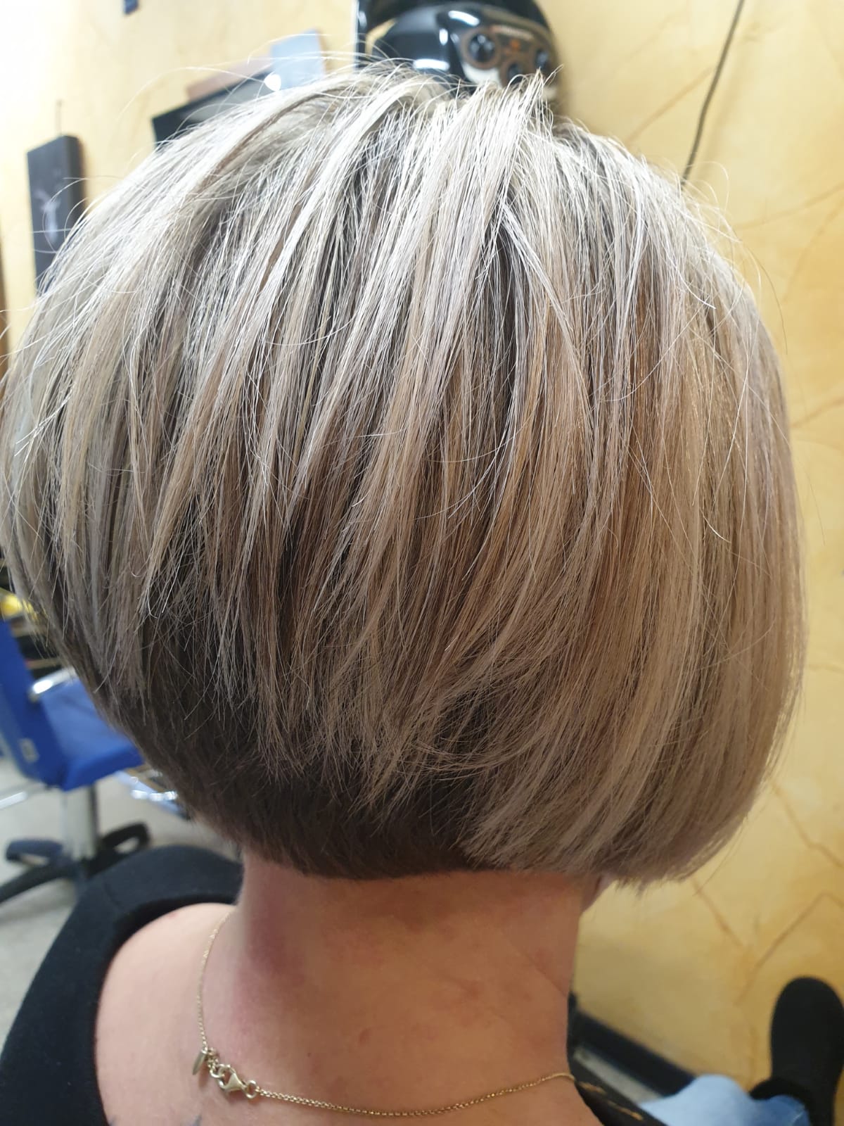 Tinas Haarstudio Inh. Tina Lanzendörfer, Friseur in Helsa