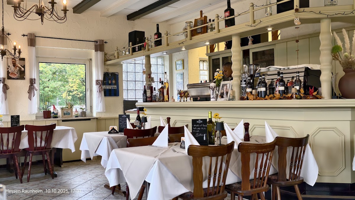 Trattoria Pizzeria Calabrisella, Pizzeria in Raunheim