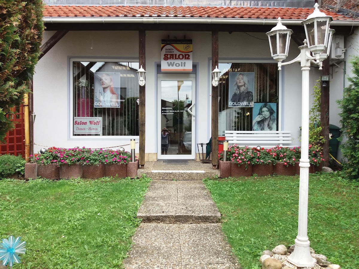 Wolf Friseursalon Inh. Monika Fischer-Wolf, Friseur in Florstadt