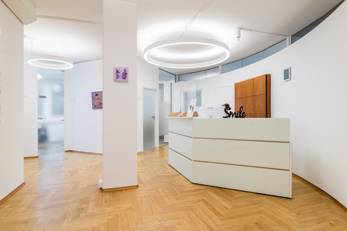 Zahnarzt Frankfurt Sachsenhausen - Dental21, Zahnarzt in Frankfurt am Main – Foto 1 von 1