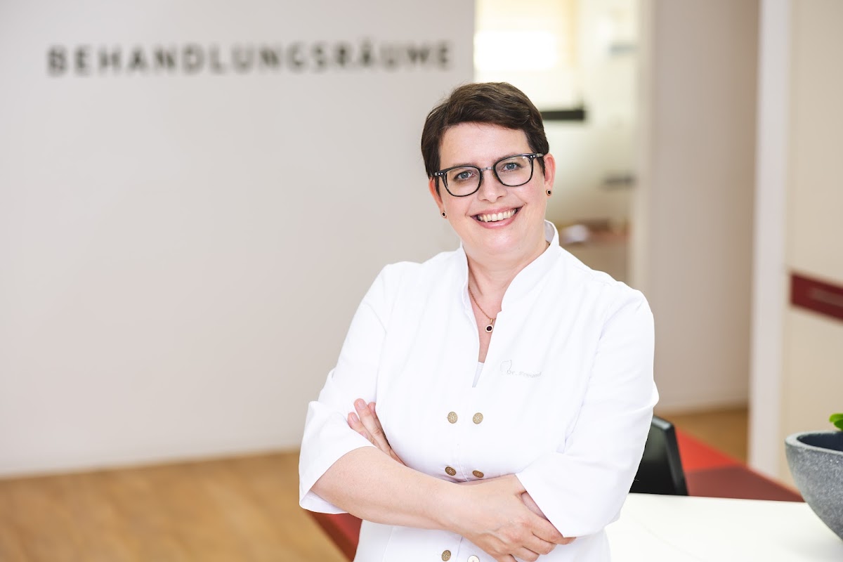 Zahnarztpraxis Dr. Eva Freund - Abdruckfrei, Invisalign® und sanfte Zahnmedizin, Zahnarzt in Groß-Bieberau