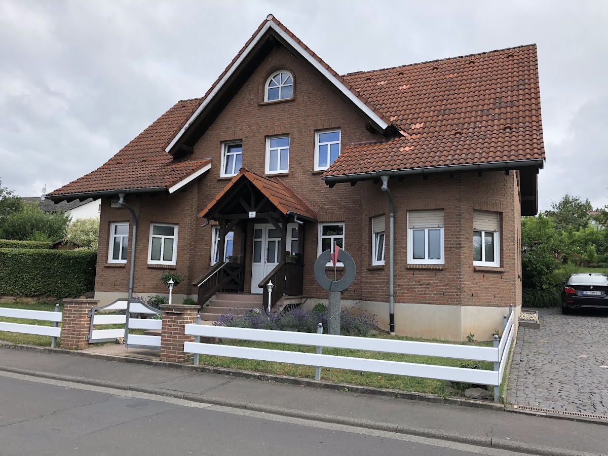 Zahnarztpraxis Michaelis, Zahnarzt in Staufenberg