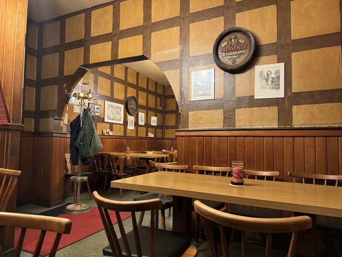 Zum Bahndamm / Schnitzel-Oma, Restaurant in Gießen – Foto 1 von 1