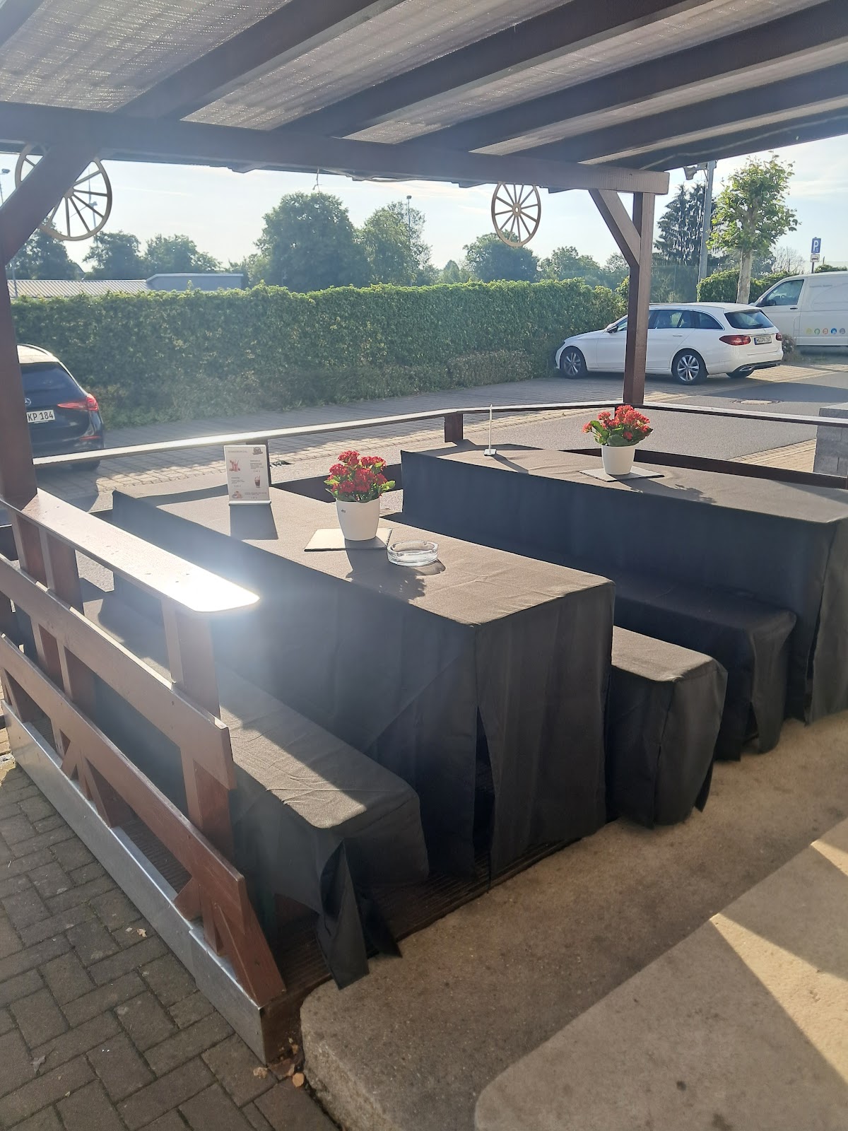 Zur Halbzeit, Restaurant in Wöllstadt